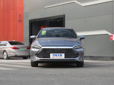 National VI BYD QIN PLUS 2021 EV DM-I 55KM 1.5L 81kW 4 portes et 5 sièges