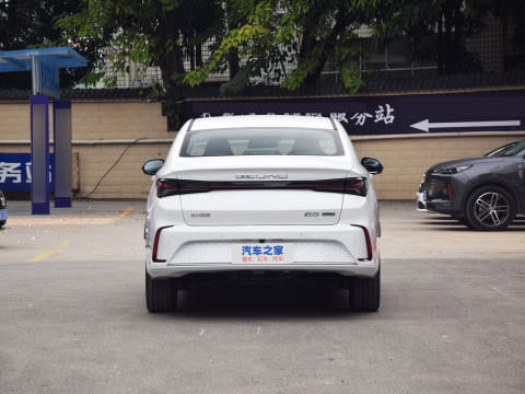 PÉKIN EU5 Voiture électrique compacte 4 portes 5 sièges
