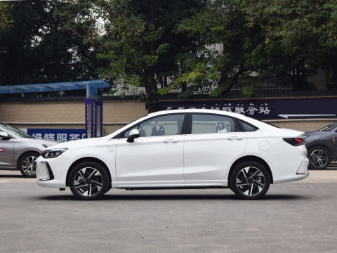 PÉKIN EU5 Voiture électrique compacte 4 portes 5 sièges