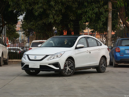 Dong Feng S50 EV Taxi électrique chinois avec Bluetooth GPS Uber Appel de voiture en ligne