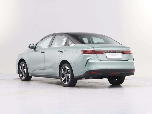 Geely Geometry G6 Chinese Electric Sedan 410KM-500KM Convient pour les voitures UBER