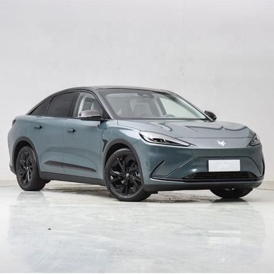 ARCFOX αS Chinese Electric Sedan conduite autonome avec Huawei