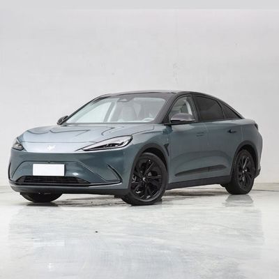 ARCFOX αS Chinese Electric Sedan conduite autonome avec Huawei