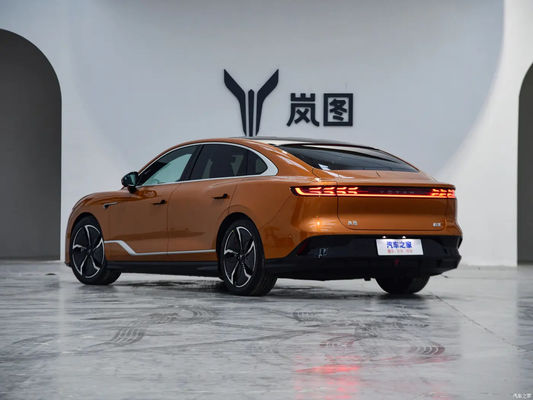 Voyah Chasing PHEV Sedan Chinese Electric Sedan 1.5T Moteur Autonomie de croisière 1227KM
