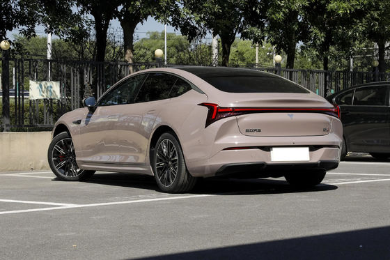 Neta S Four Wheel Drive Sedan PHEV au niveau de conduite assistée L2