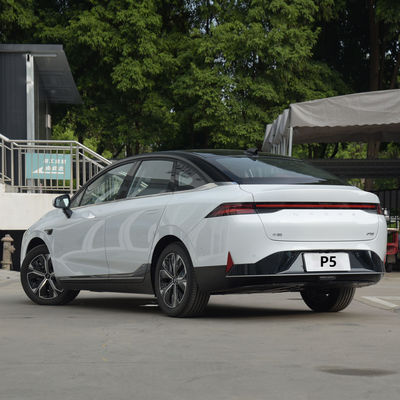 Xpeng P5 SUV électrique chinois Range de voiture électrique de 460KM-500KM