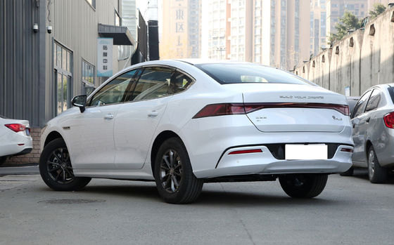 2024 BYD Qin Plus 55 km/120 km Honor Modèle Chine D-MI Plug dans une voiture hybride