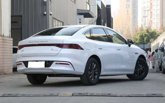 2024 BYD Qin Plus 55 km/120 km Honor Modèle Chine D-MI Plug dans une voiture hybride