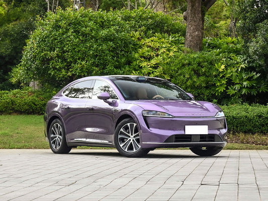 Huawei Luxeed R7. la voiture la plus avancée de Chine, avec une autonomie purement électrique allant jusqu'à 802 km.