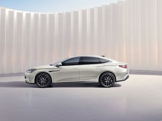 2025 BYD-SEAL 07 DM-i Disque intelligent équipé de la technologie BYD Dmi de 5ème génération. A une autonomie combinée de plus de 2000KM. Meilleur rapport qualité-prix