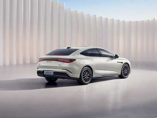 2025 BYD-SEAL 07 DM-i Disque intelligent équipé de la technologie BYD Dmi de 5ème génération. A une autonomie combinée de plus de 2000KM. Meilleur rapport qualité-prix