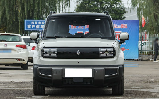Le Baojun Yueye Plus est un véhicule électrique chinois avec un design carré distinctif, offrant une autonomie CLTC de 401 km. Il est disponible en versions 5 places et 4 places.offrant un rapport qualité/prix exceptionnel