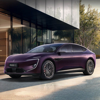 Berline électrique BYD avec recharge rapide 0-100 km/h en 4 secondes et 8 heures de charge pour un confort 5 places