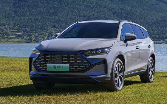 Range de conduite combiné SUV électrique chinois Chargement sans fil de smartphone BYD TANG DMI