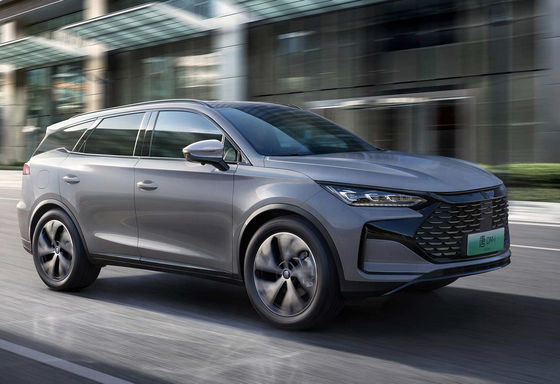 Berline électrique BYD avec 8 heures de charge, structure de carrosserie à 5 portes et vitesse de pointe de 120 mph